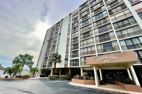 Condo in Clearwater, Florida, 1 bedroom  № 1398885 - photo 1
