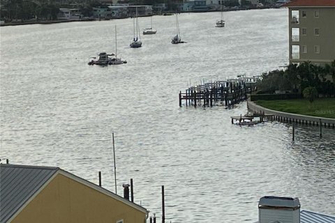 Condo in Clearwater, Florida, 1 bedroom  № 1398885 - photo 6