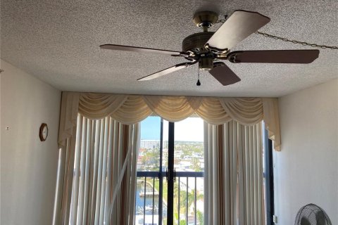 Condo in Clearwater, Florida, 1 bedroom  № 1398885 - photo 3
