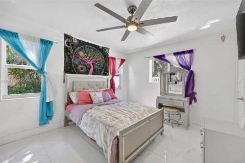 Villa ou maison à vendre à Miami, Floride: 5 chambres, 153.85 m2 № 2076124 - photo 20