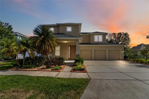 House in Windermere, Florida 4 bedrooms, 255.02 sq.m. № 1780842 - photo 1