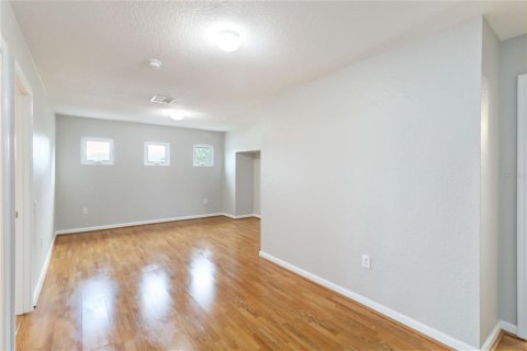 House in Windermere, Florida 4 bedrooms, 255.02 sq.m. № 1780842 - photo 24