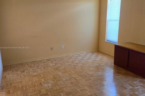 Casa en venta en Port St. Lucie, Florida, 2 dormitorios, 139.07 m2 № 1799439 - foto 13