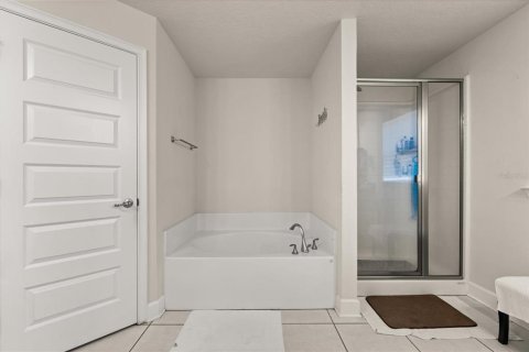House in Leesburg, Florida 4 bedrooms, 236.81 sq.m. № 2098198 - photo 29