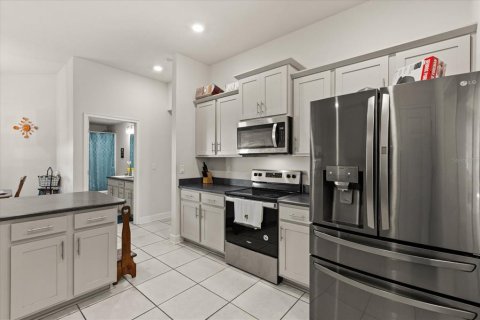 House in Leesburg, Florida 4 bedrooms, 236.81 sq.m. № 2098198 - photo 14