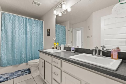 House in Leesburg, Florida 4 bedrooms, 236.81 sq.m. № 2098198 - photo 15