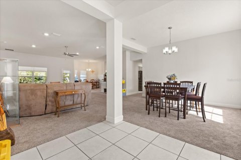 House in Leesburg, Florida 4 bedrooms, 236.81 sq.m. № 2098198 - photo 8