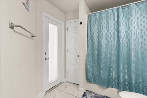 House in Leesburg, Florida 4 bedrooms, 236.81 sq.m. № 2098198 - photo 16