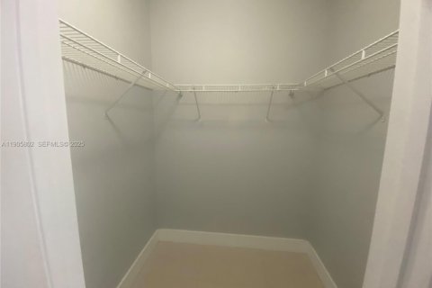 Copropriété à louer à Pembroke Pines, Floride: 2 chambres, 104.98 m2 № 1956422 - photo 17