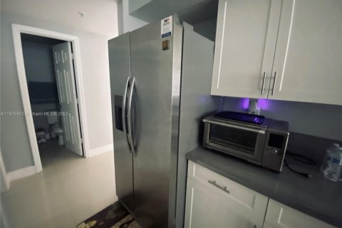 Снять в аренду кондоминиум в Пемброк-Пайнс, Флорида 2 спальни, 104.98м2, № 1956422 - фото 5