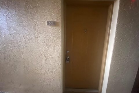 Copropriété à louer à Pembroke Pines, Floride: 2 chambres, 104.98 m2 № 1956422 - photo 19