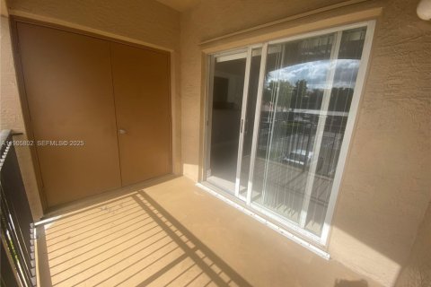 Copropriété à louer à Pembroke Pines, Floride: 2 chambres, 104.98 m2 № 1956422 - photo 18