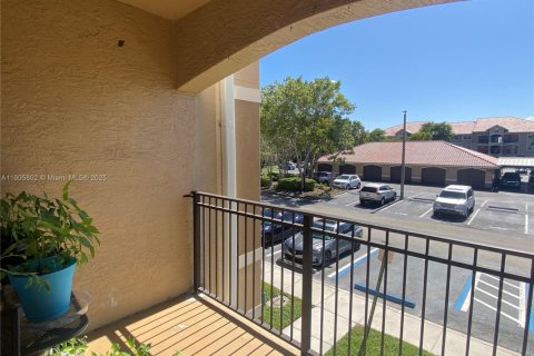 Снять в аренду кондоминиум в Пемброк-Пайнс, Флорида 2 спальни, 104.98м2, № 1956422 - фото 11