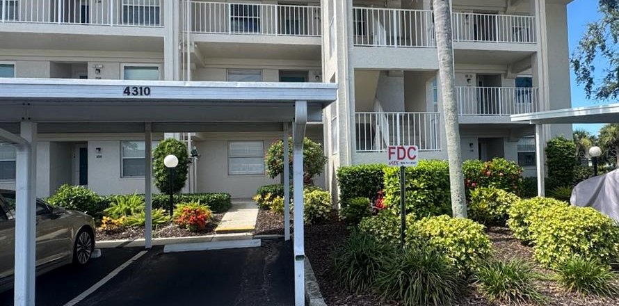 Condo in Bradenton, Florida, 2 bedrooms  № 1827237