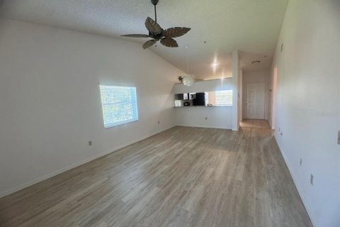 Condo in Bradenton, Florida, 2 bedrooms  № 1827237 - photo 10