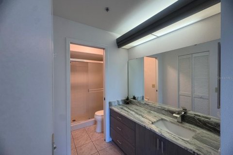 Condo in Bradenton, Florida, 2 bedrooms  № 1827237 - photo 15