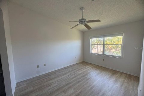 Condo in Bradenton, Florida, 2 bedrooms  № 1827237 - photo 13