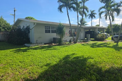 House in Margate, Florida 3 bedrooms, 138.05 sq.m. № 2431280 - photo 3