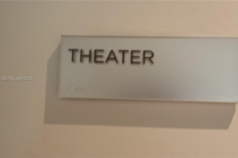 Condo in Miami, Florida, 1 bedroom  № 2026356 - photo 15