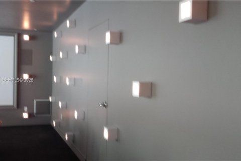 Condo in Miami, Florida, 1 bedroom  № 2026356 - photo 17