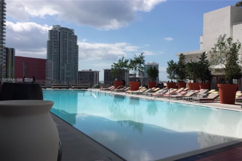 Condo in Miami, Florida, 1 bedroom  № 2026356 - photo 11