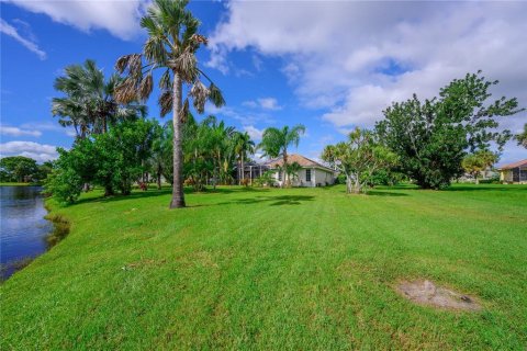 House in Bradenton, Florida 4 bedrooms, 303.05 sq.m. № 2429532 - photo 12