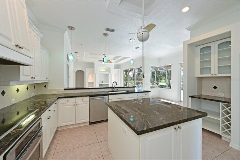 House in Bradenton, Florida 4 bedrooms, 303.05 sq.m. № 2429532 - photo 15