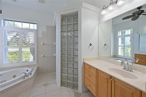 House in Bradenton, Florida 4 bedrooms, 303.05 sq.m. № 2429532 - photo 28