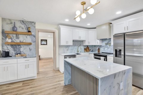 Casa en venta en Palm Harbor, Florida, 3 dormitorios, 145.3 m2 № 1813690 - foto 2