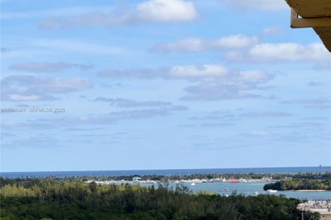Купить кондоминиум в Норт-Майами, Флорида 1 спальня, 67.17м2, № 1990485 - фото 3