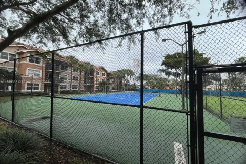 Condominio en venta en Coral Springs, Florida, 2 dormitorios, 91.42 m2 № 1889925 - foto 17