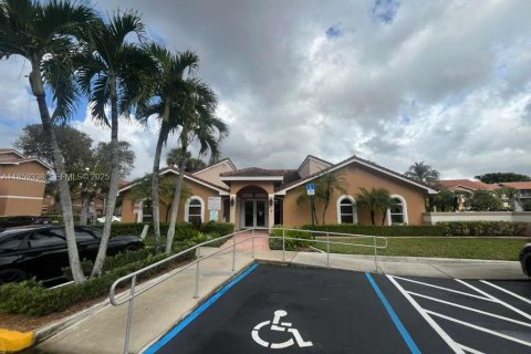 Condo in Coral Springs, Florida, 2 bedrooms  № 1889925 - photo 28