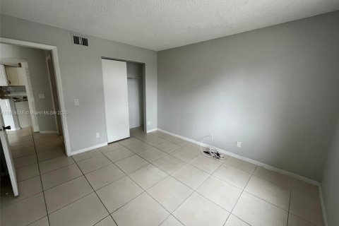 Condominio en venta en Coral Springs, Florida, 2 dormitorios, 91.42 m2 № 1889925 - foto 9