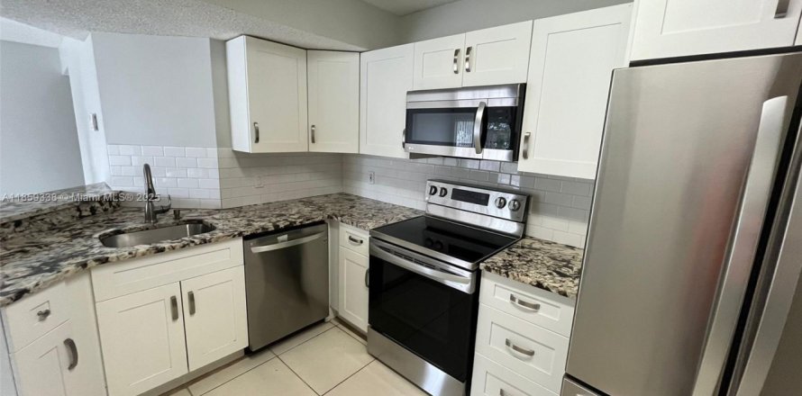 Condominio en Coral Springs, Florida, 2 dormitorios  № 1889925