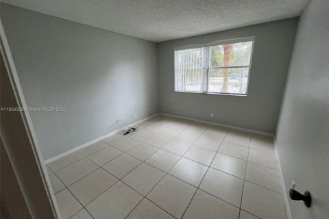 Condominio en venta en Coral Springs, Florida, 2 dormitorios, 91.42 m2 № 1889925 - foto 8