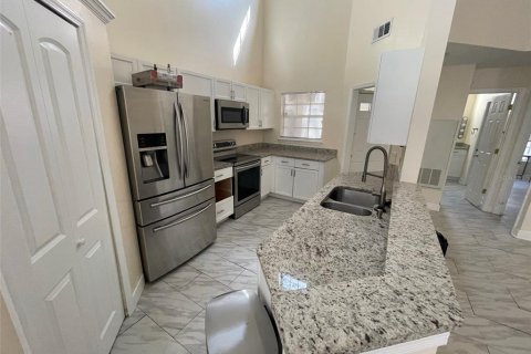 Condo in Lake Mary, Florida, 2 bedrooms  № 1757386 - photo 10