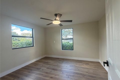 House in Dundee, Florida 5 bedrooms, 265.33 sq.m. № 2423855 - photo 6