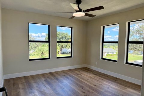 House in Dundee, Florida 5 bedrooms, 265.33 sq.m. № 2423855 - photo 20