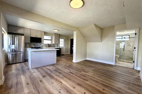 House in Dundee, Florida 5 bedrooms, 265.33 sq.m. № 2423855 - photo 8