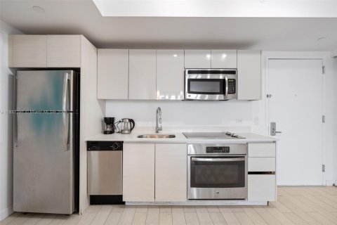 Condominio en venta en Hallandale Beach, Florida, 2 dormitorios, 94.76 m2 № 1834315 - foto 9