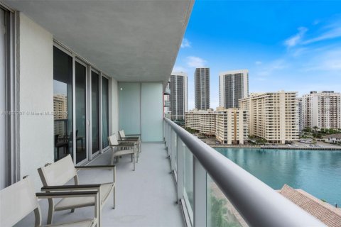 Condominio en venta en Hallandale Beach, Florida, 2 dormitorios, 94.76 m2 № 1834315 - foto 6