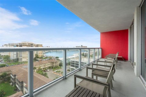 Condominio en venta en Hallandale Beach, Florida, 2 dormitorios, 94.76 m2 № 1834315 - foto 22
