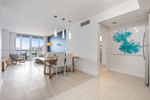 Condominio en venta en Hallandale Beach, Florida, 2 dormitorios, 94.76 m2 № 1834315 - foto 10