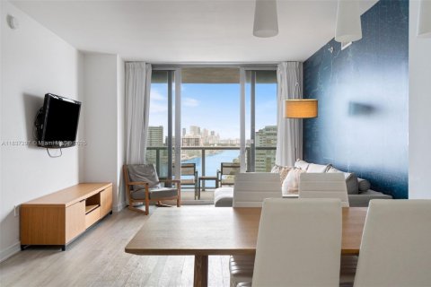Condominio en venta en Hallandale Beach, Florida, 2 dormitorios, 94.76 m2 № 1834315 - foto 5