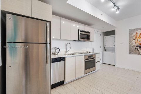 Condominio en venta en Hallandale Beach, Florida, 2 dormitorios, 94.76 m2 № 1834315 - foto 8
