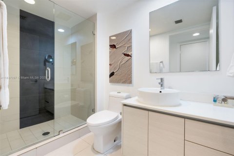 Condominio en venta en Hallandale Beach, Florida, 2 dormitorios, 94.76 m2 № 1834315 - foto 15