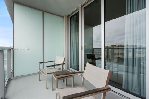 Condominio en venta en Hallandale Beach, Florida, 2 dormitorios, 94.76 m2 № 1834315 - foto 24