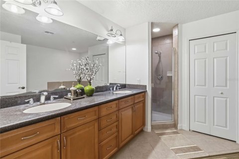 Condo in Orlando, Florida, 3 bedrooms  № 2147449 - photo 18