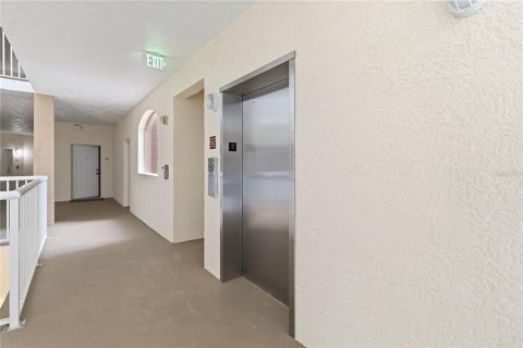 Condo in Orlando, Florida, 3 bedrooms  № 2147449 - photo 27