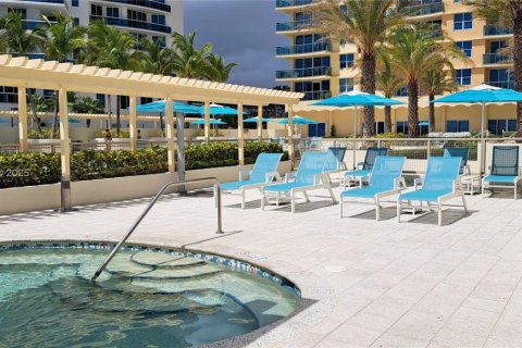 Купить кондоминиум в Холливуд, Флорида 54.81м2, № 1967643 - фото 15